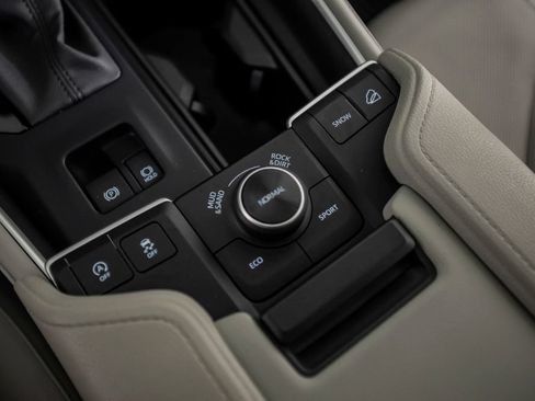 Used 2025 Toyota Grand Highlander AWD image 45