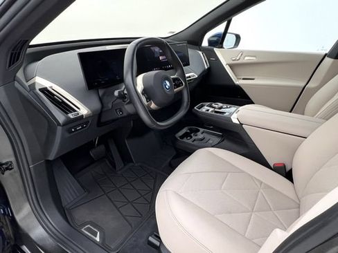 Used 2024 BMW iX xDrive50 w/ Premium Package AWD/4WD image 11
