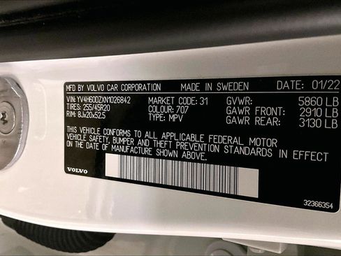 Used 2022 Volvo XC60 T8 Inscription Expression w/ Advanced Package image 32