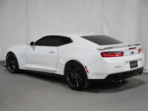 Used 2018 Chevrolet Camaro ZL1 RWD image 3