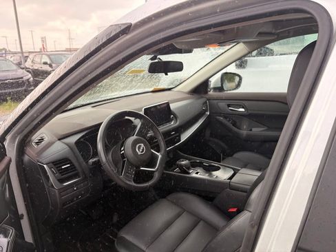 Used 2023 Nissan Rogue SV w/ SV Premium B Package FWD image 6