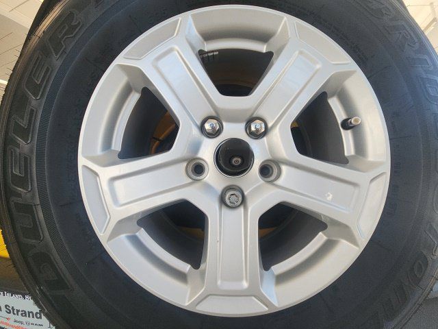 Used 2018 Jeep Wrangler Unlimited Sport S AWD/4WD image 36
