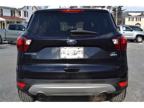Used 2019 Ford Escape SE image 4