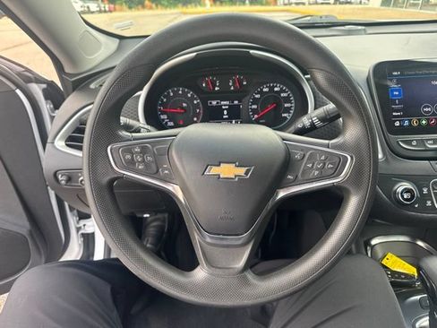 Used 2024 Chevrolet Malibu LT FWD image 17