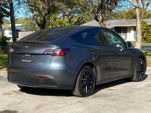 Used 2020 Tesla Model Y Long Range image 8