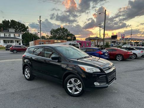 Used 2016 Ford Escape SE AWD/4WD image 2