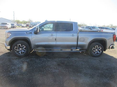 New 2026 GMC Sierra 1500 SLT image 9