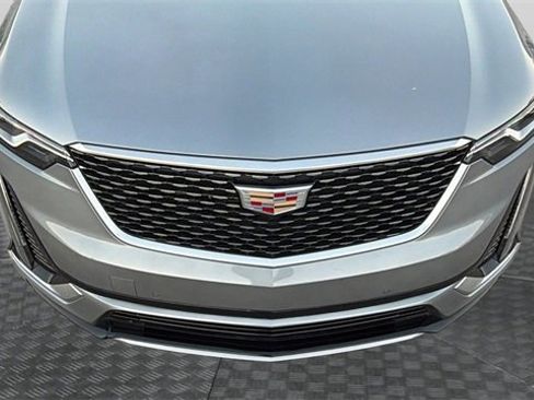 Used 2025 Cadillac XT6 Premium Luxury image 9