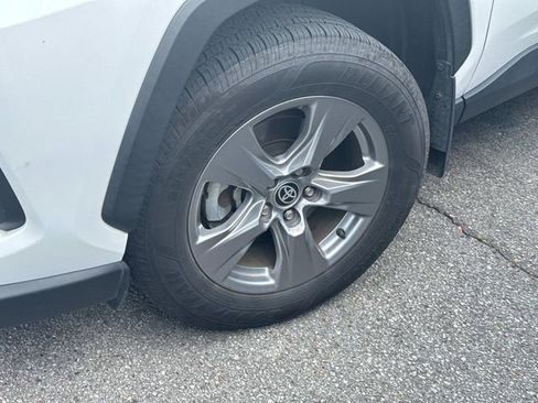 Used 2023 Toyota RAV4 XLE w/ Convenience Package image 7