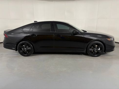 Used 2023 Honda Accord Sport image 9