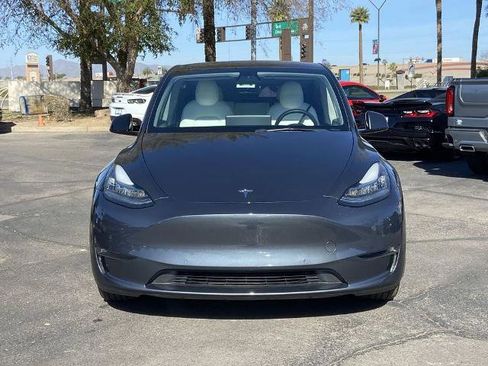 Used 2021 Tesla Model Y Long Range image 3
