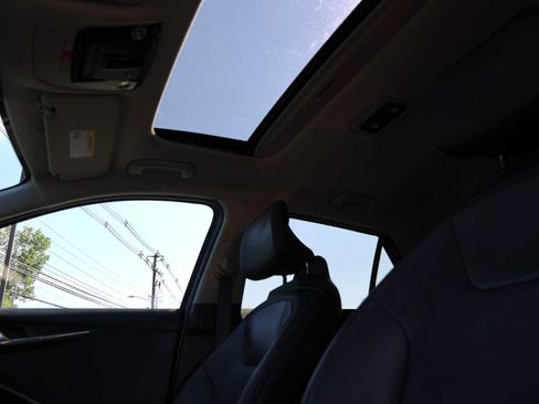 Used 2024 Kia Niro Wave w/ Wave Preserve Package FWD image 19