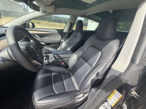 Used 2023 Tesla Model 3 Standard Range RWD image 9