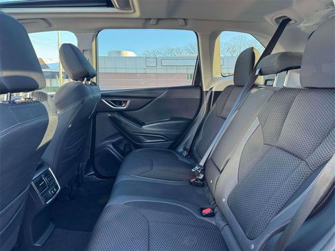 Used 2023 Subaru Forester Premium image 11