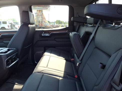 Used 2023 GMC Sierra 1500 Denali w/ Denali Reserve Package AWD/4WD image 14