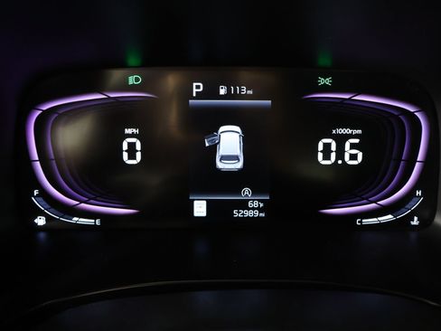 Used 2023 Kia Soul LX w/ Option Group 015 FWD image 4