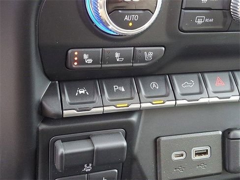 Certified 2022 GMC Sierra 1500 SLT w/ SLT Premium Plus Package image 28