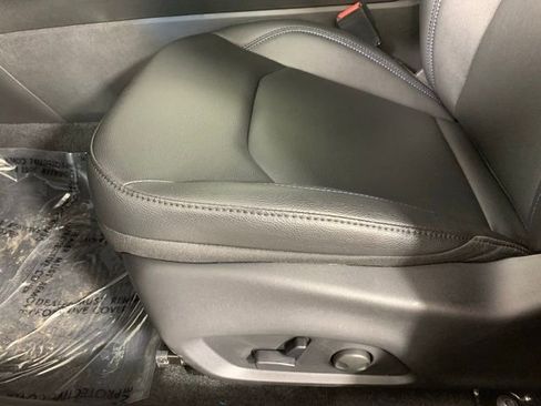 New 2026 Jeep Compass Limited image 12