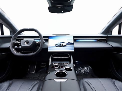 Used 2025 Lotus Eletre image 77