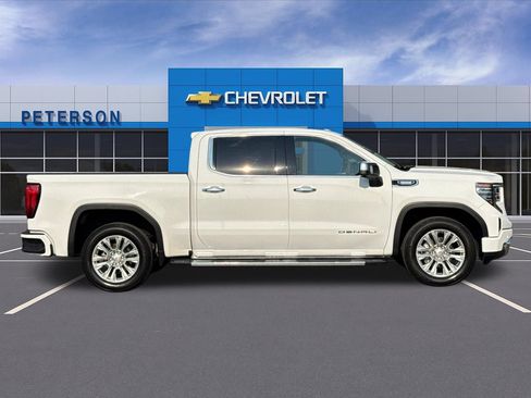 Used 2024 GMC Sierra 1500 Denali w/ Technology Package AWD/4WD image 3