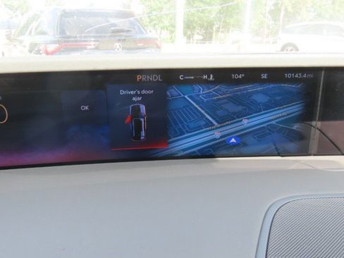 Certified 2025 Lincoln Nautilus Premier AWD/4WD image 28