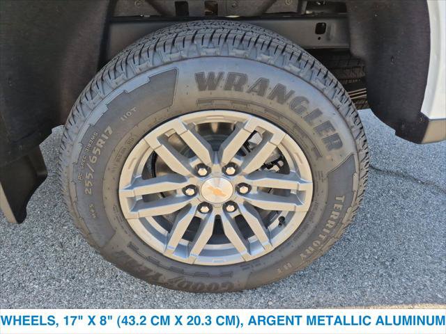Used 2026 Chevrolet Colorado LT RWD image 11