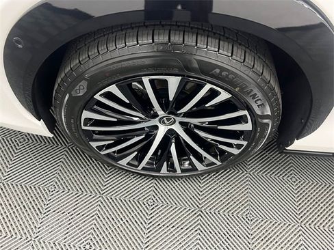 Used 2023 Lexus RZ 450e Premium image 22