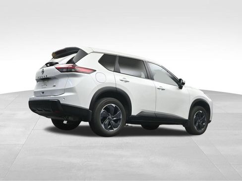 Used 2025 Nissan Rogue SV AWD/4WD image 14