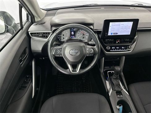Used 2024 Toyota Corolla Cross LE image 10