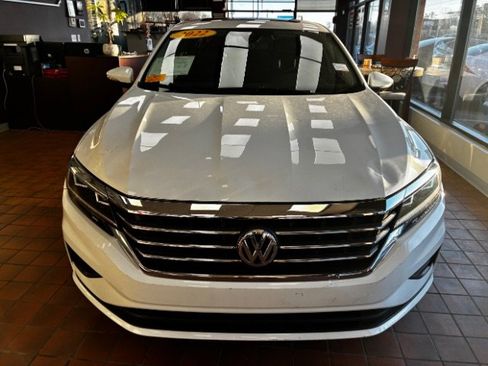 Used 2022 Volkswagen Passat 2.0T SE image 5