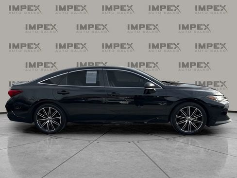 Used 2019 Toyota Avalon Touring image 6