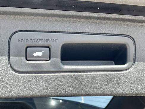 Certified 2024 Honda Pilot Elite image 31