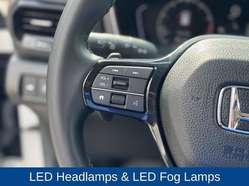 Used 2025 Honda Pilot EX-L image 14