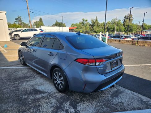Used 2020 Toyota Corolla LE w/ Carpet Mat Package (TMS) FWD image 3