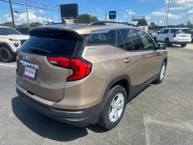 Used 2018 GMC Terrain SLE w/ Driver Convenience Package FWD image 4