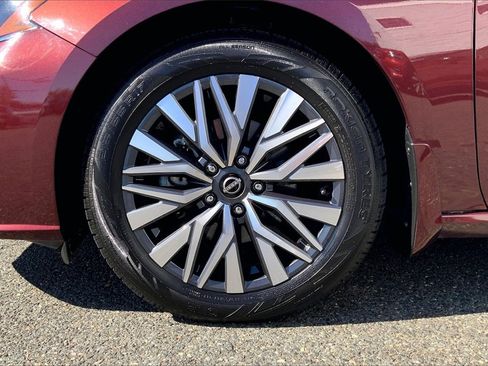 Certified 2023 Nissan Altima 2.5 SV image 8