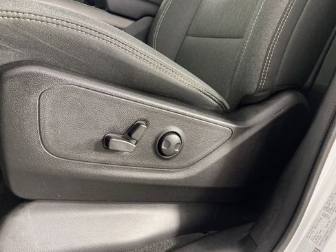 Used 2022 RAM 1500 Big Horn AWD/4WD image 18