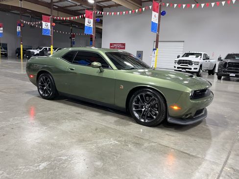 Used 2022 Dodge Challenger R/T Scat Pack w/ Plus Package image 8