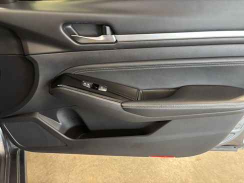 Used 2020 Nissan Altima 2.0 Platinum image 36