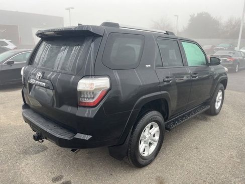 Used 2024 Toyota 4Runner SR5 Premium image 5