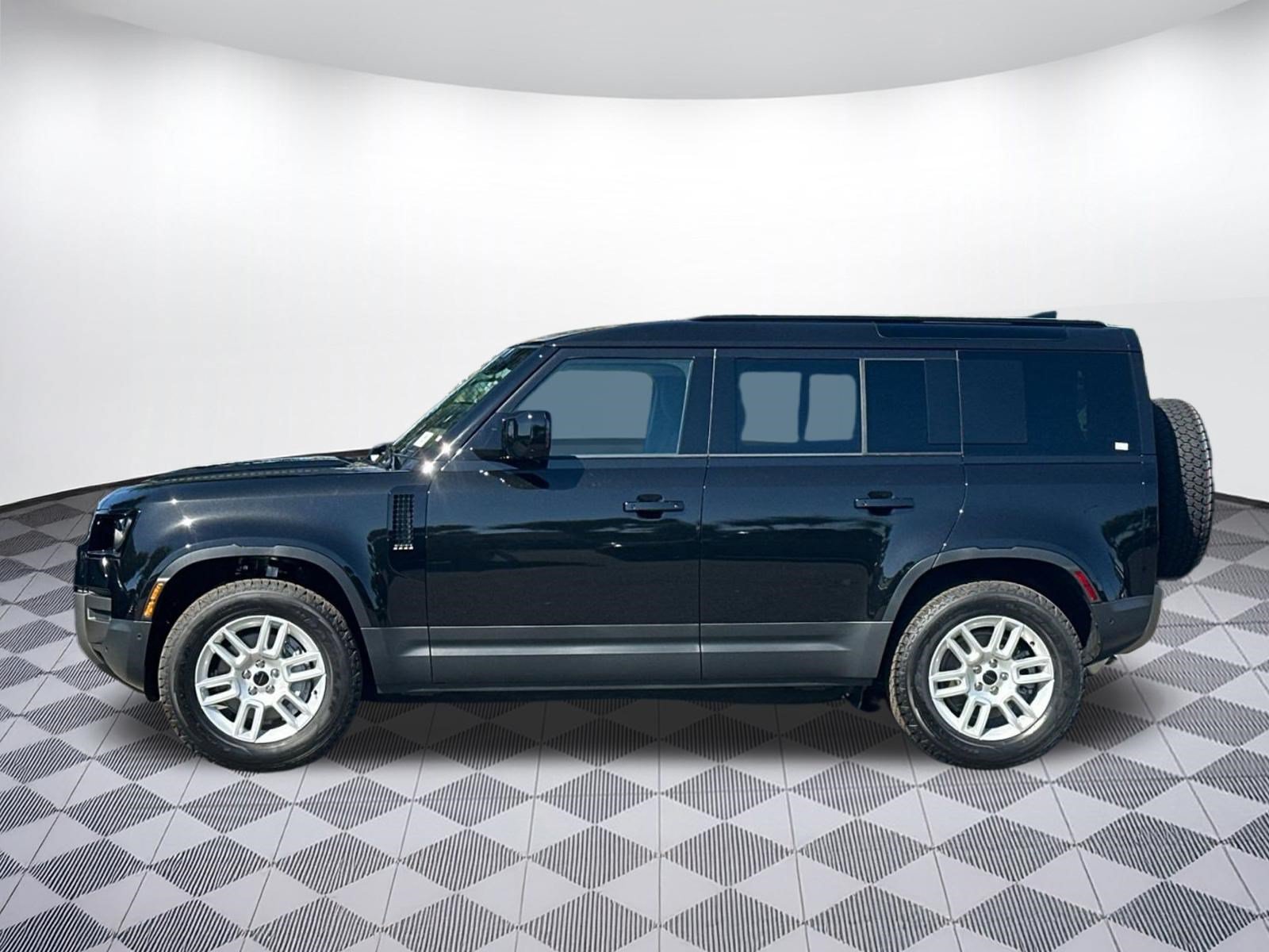 New 2026 Land Rover Defender 110 S AWD/4WD image 2