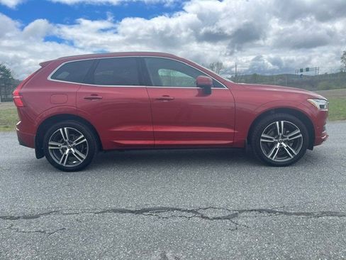 Used 2019 Volvo XC60 T5 Momentum w/ Multimedia Package AWD/4WD image 5