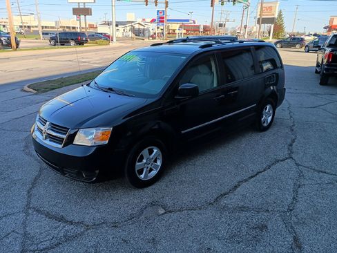 Used 2010 Dodge Grand Caravan SXT w/ Entertainment Group 2 image 3