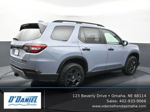 Used 2024 Honda Pilot TrailSport image 6