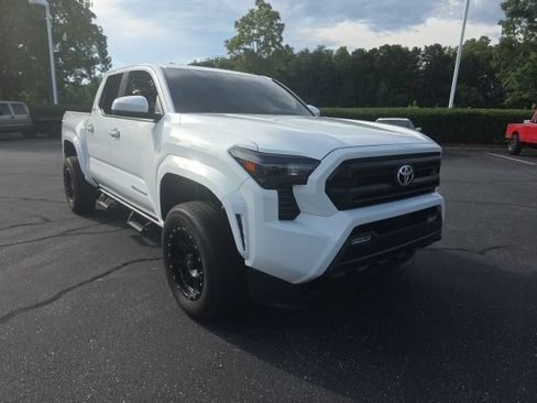 Used 2024 Toyota Tacoma SR5 AWD/4WD image 2