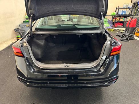 Used 2024 Nissan Altima 2.5 SV FWD image 6