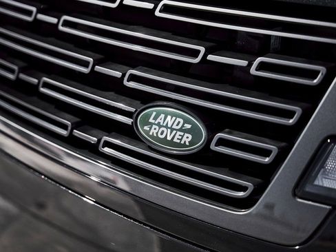 Used 2025 Land Rover Range Rover Long Wheelbase SE AWD/4WD image 9