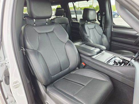 Used 2024 Jeep Wagoneer Series II w/ Convenience Group I AWD/4WD image 22