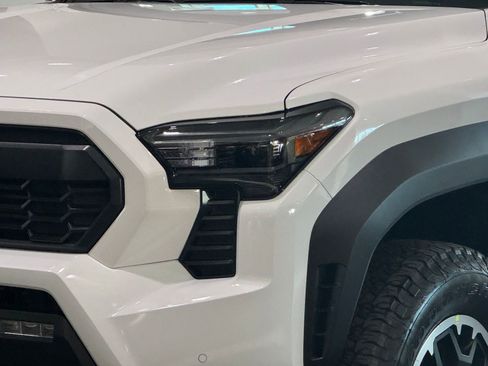 New 2026 Toyota Tacoma TRD Off-Road AWD/4WD image 4