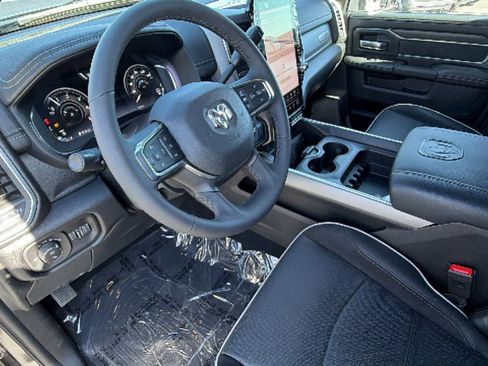 Used 2025 RAM 2500 Laramie AWD/4WD image 10